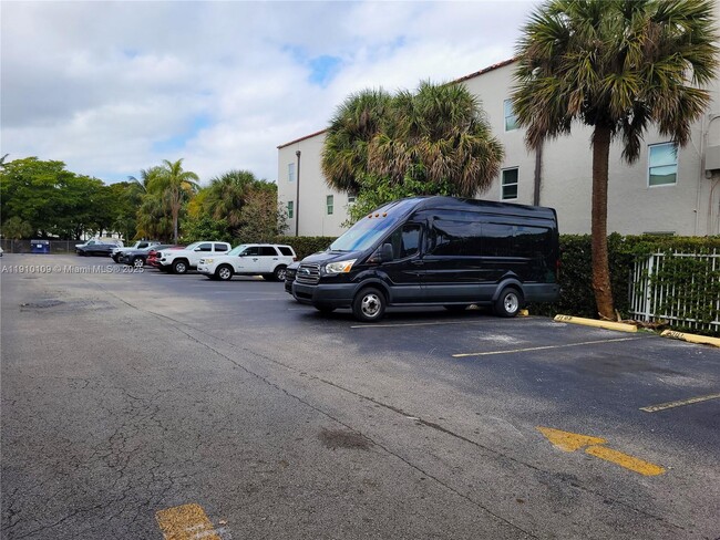 Building Photo - 4275 NW S Tamiami Canal Dr