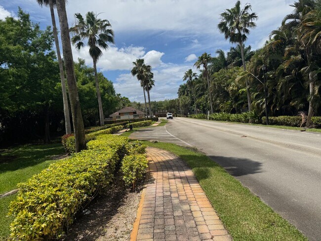 Building Photo - 6639 Hidden Cove Dr