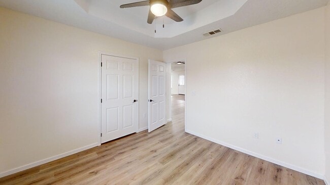 Building Photo - 2207 Boxwood Cir