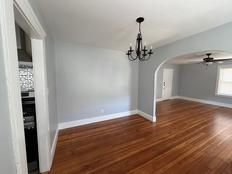Dining room - 232 Lowden St