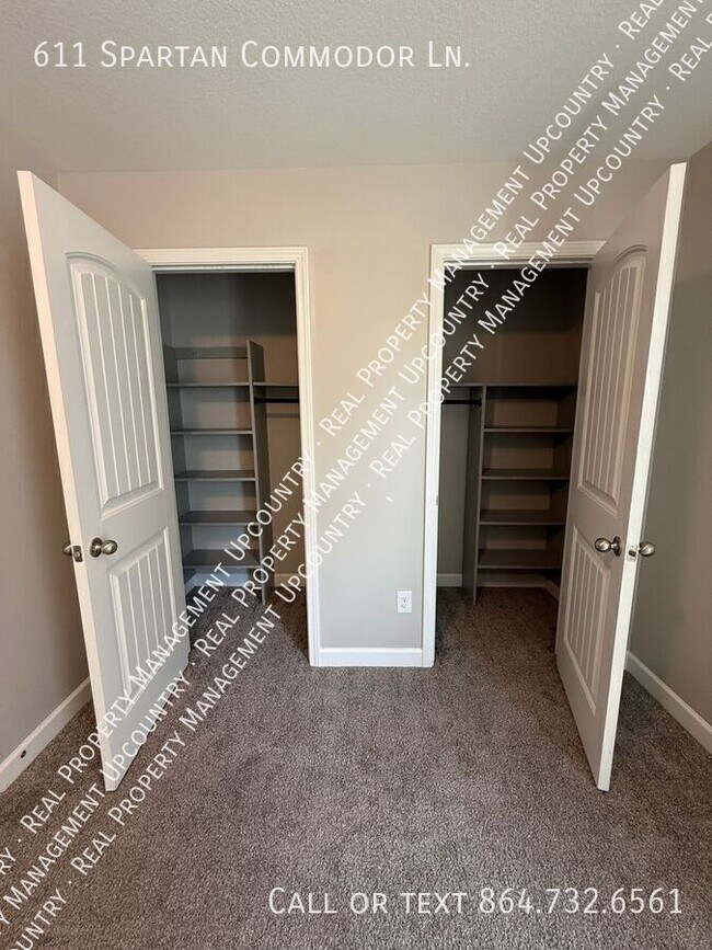 Building Photo - 611 Spartan Commodor Ln