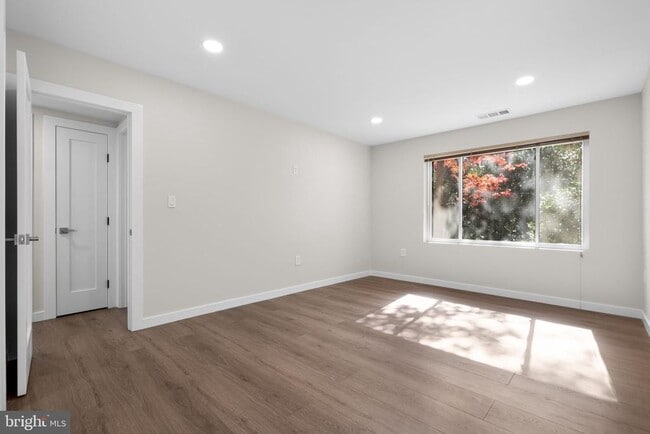 Building Photo - 10053 Windstream Dr