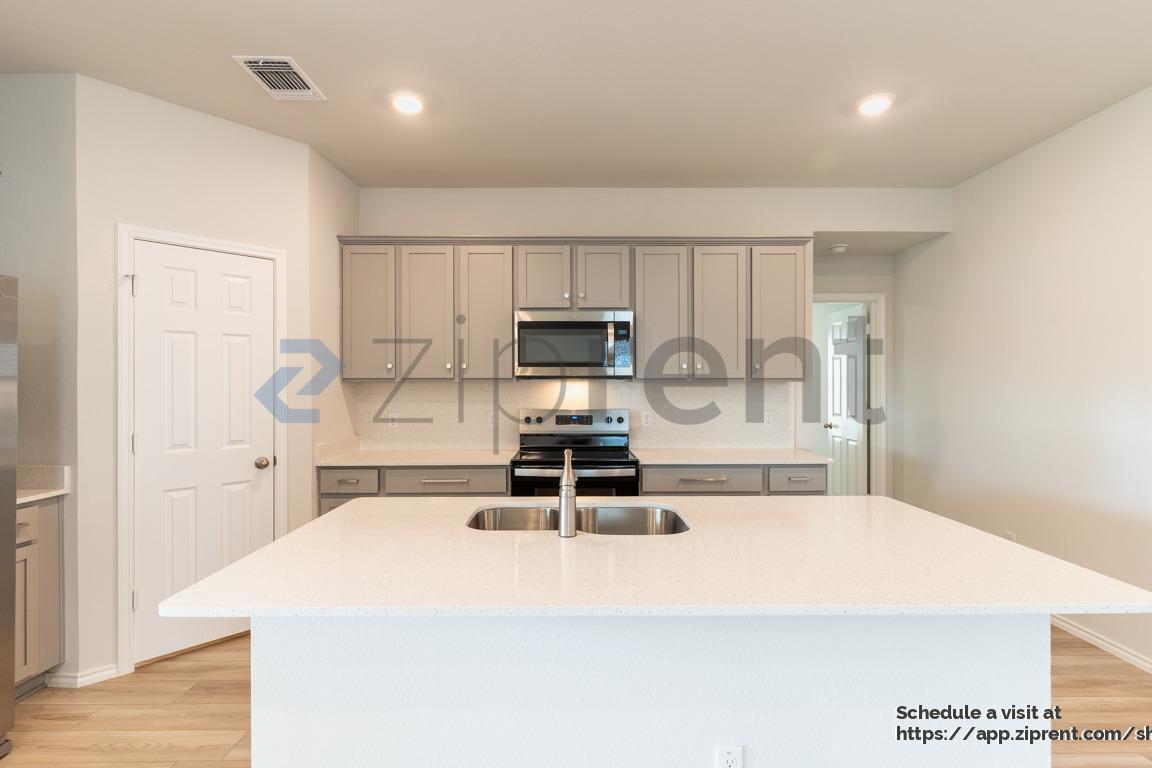 Building Photo - 1333 Piedmont St