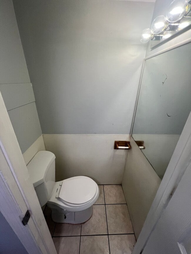 Building Photo - 1011 Merritt St