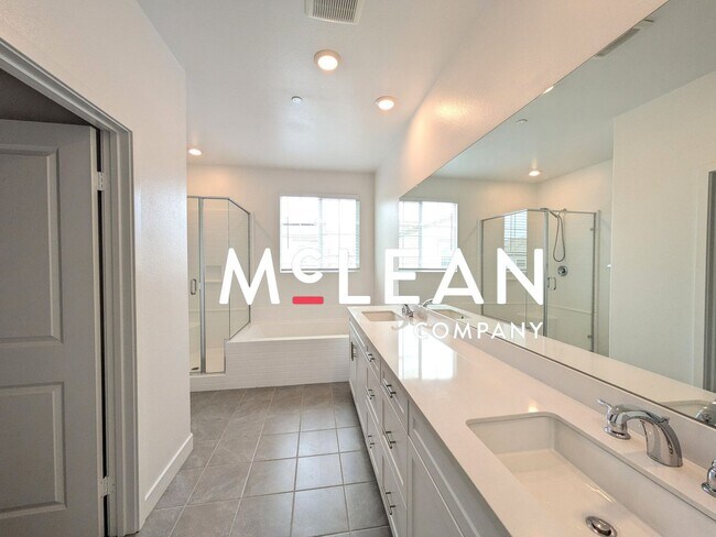 Building Photo - Modern 4-Bedroom Two Story Home