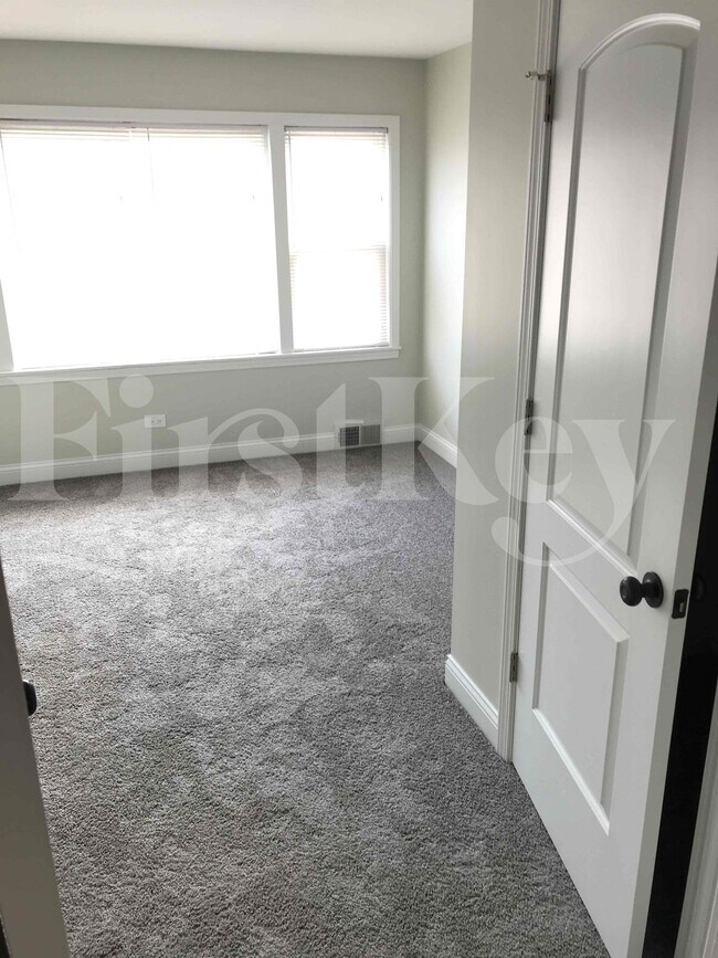 Building Photo - 2607 W 81st St