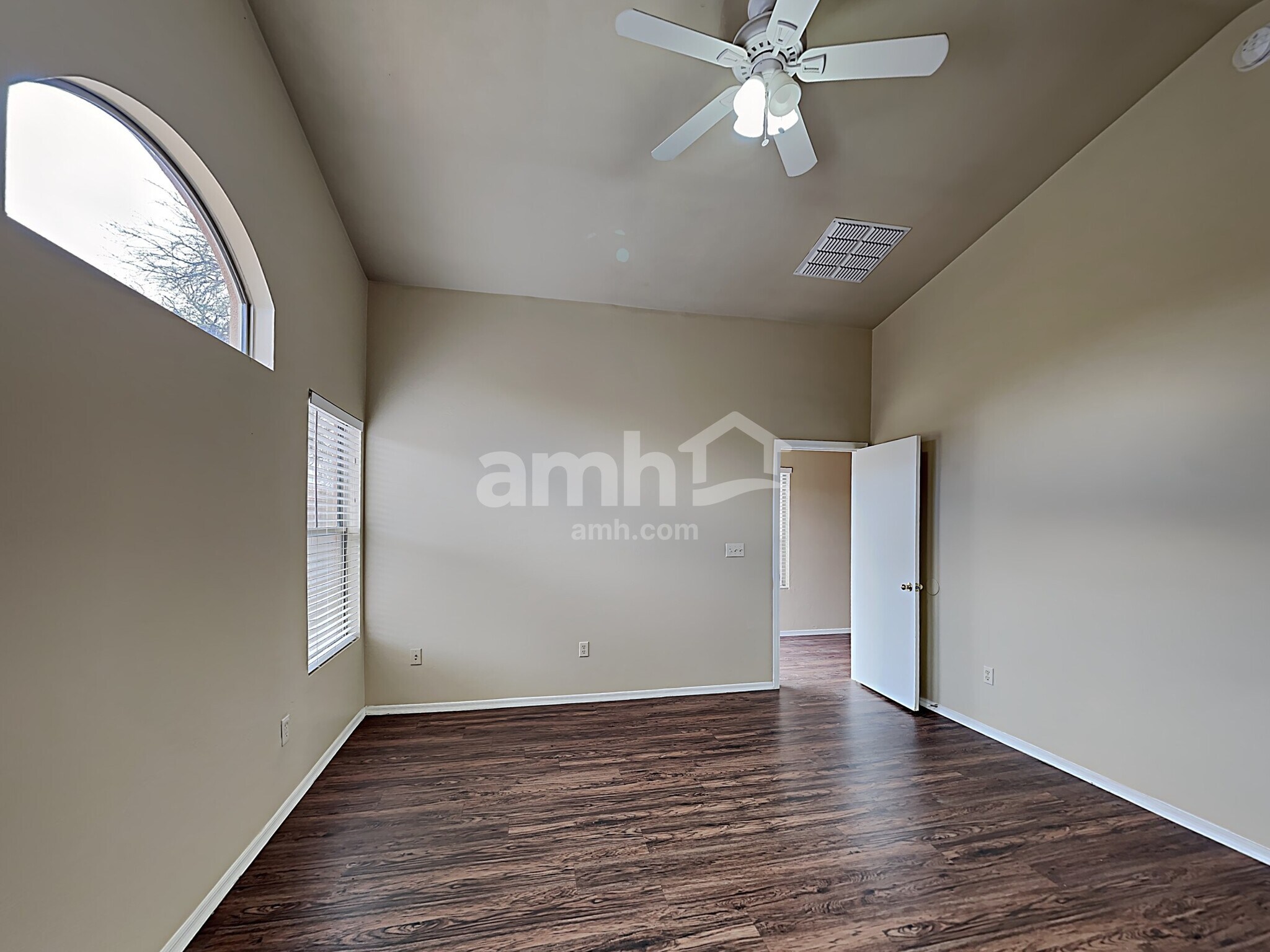 Building Photo - 307 E Camino Limon Verde