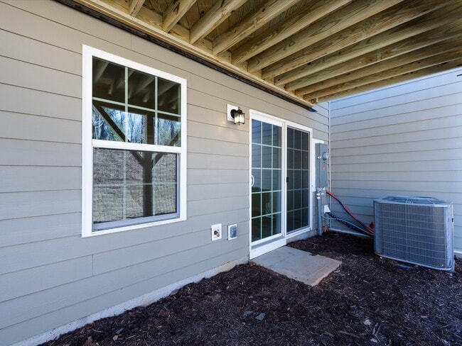 Building Photo - 431 Moondance Dr