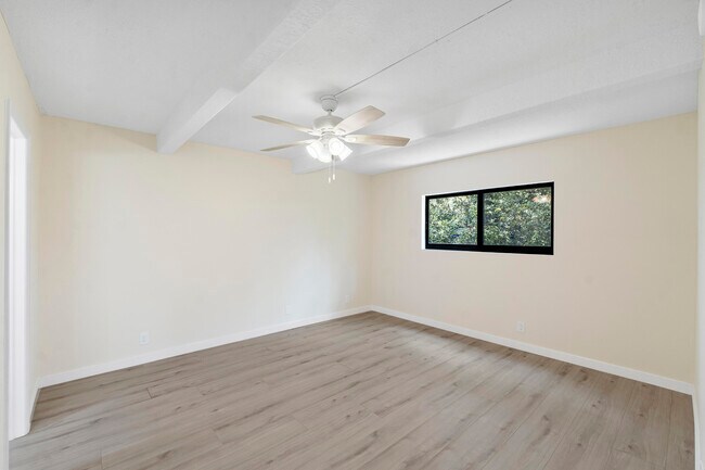 Building Photo - 1325 S Flagler Ave