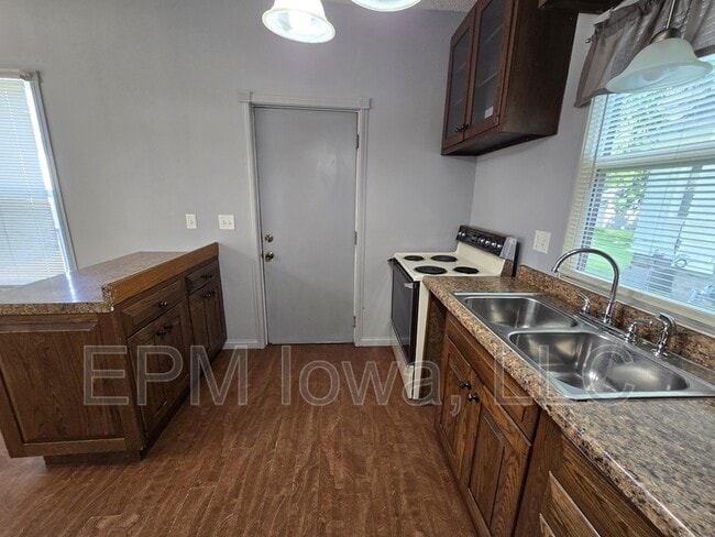 Building Photo - 407 Bayard St