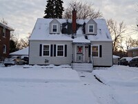 Building Photo - 320 Streamside Dr