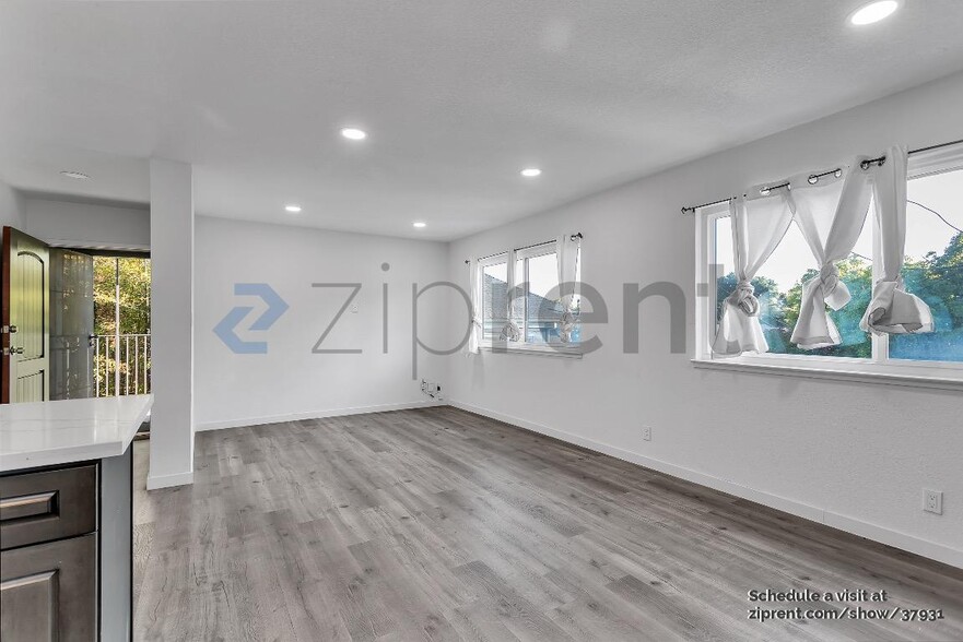 Building Photo - 2123 Spaulding Ave