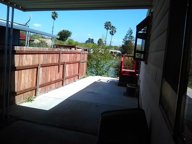 Building Photo - 443 Los Encinos Ave