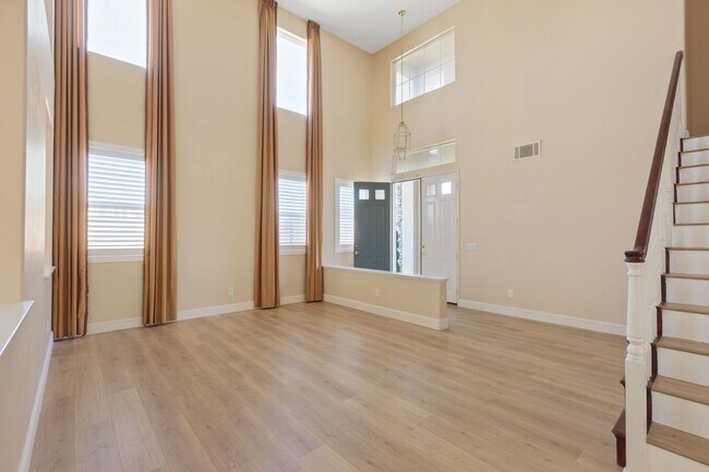 Building Photo - 26523 Starling Ct