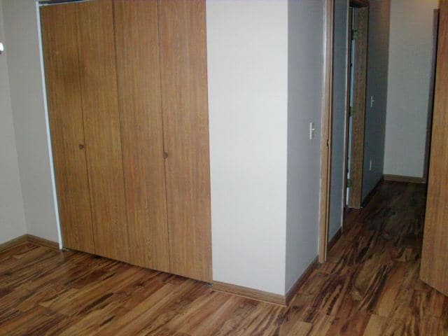 Building Photo - 3 br, 1 bath Townhome - Martin House Townh...