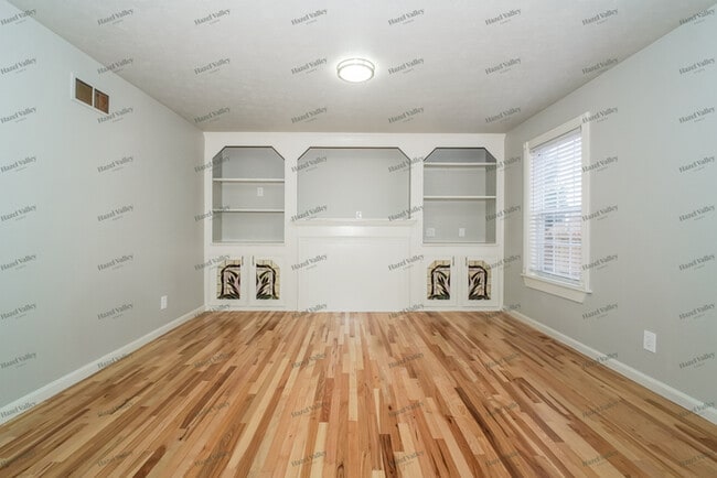 Building Photo - 17 Gerry Ct