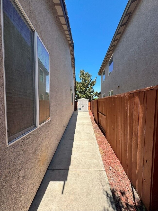 Building Photo - 2638 Breaker Way