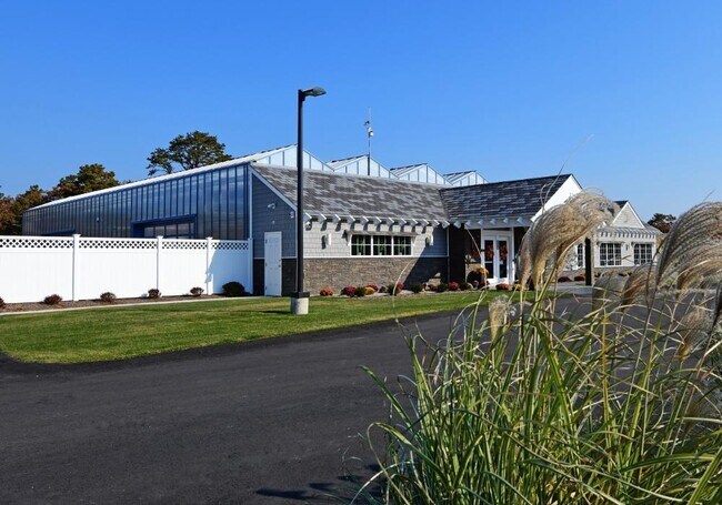 Building Photo - 30 Chickadee Ln