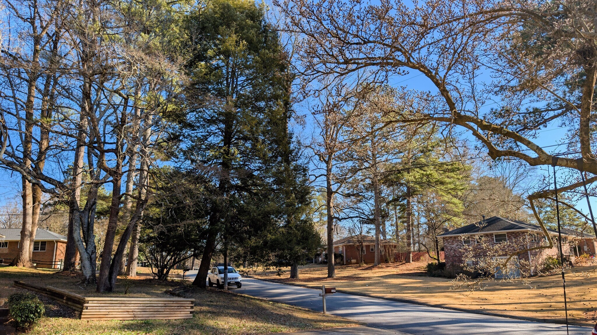 Building Photo - 831 Parkway Dr