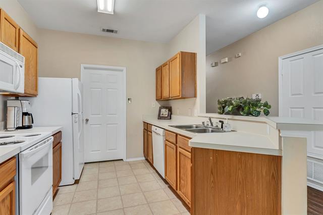 Building Photo - 4105 Capstone Dr