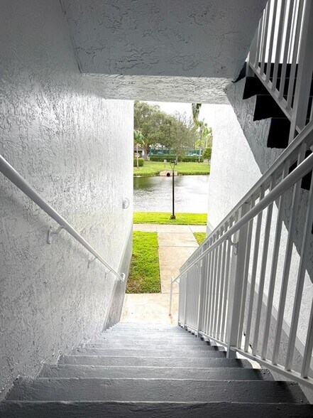 Building Photo - 2600 S University Dr