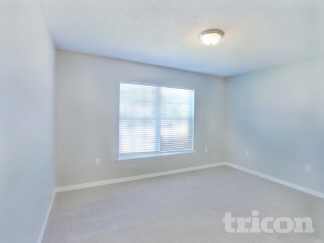 Building Photo - 1656 Dartmouth Dr