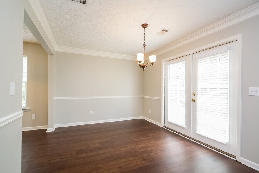 Building Photo - 241 Weatherstone Pointe Dr