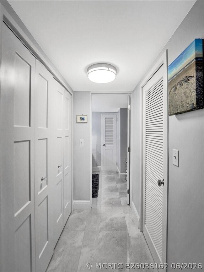 Building Photo - 3430 Galt Ocean Dr