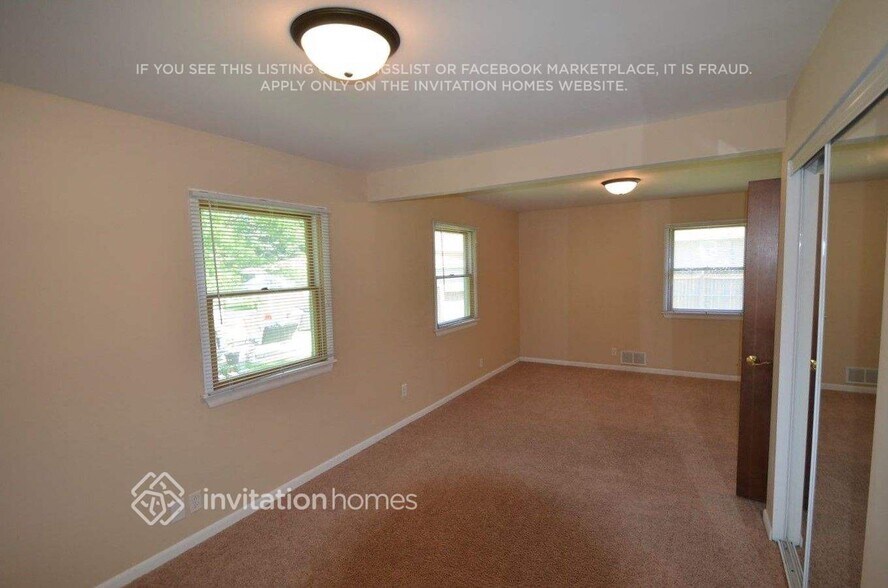 Building Photo - 4230 Diamond Dr