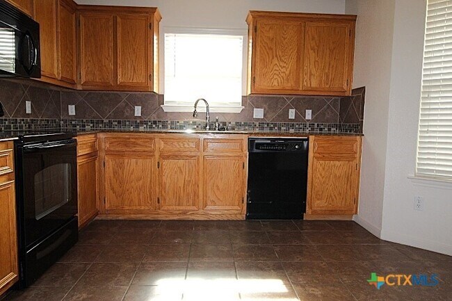 Building Photo - 3517 Settlement Rd