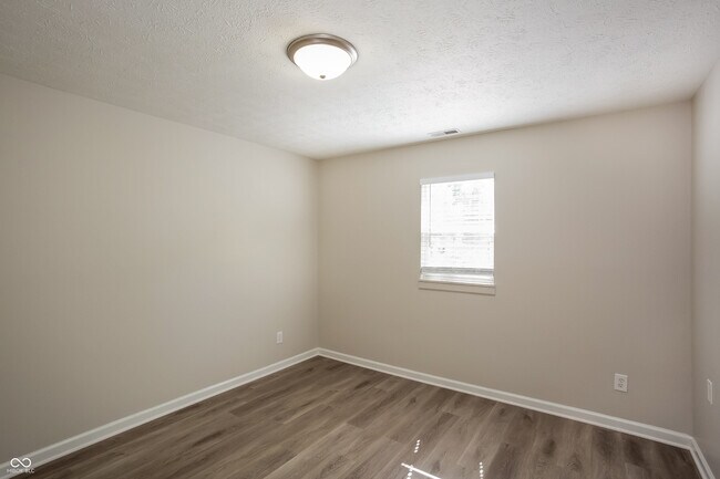 Building Photo - 9033 E 12th St