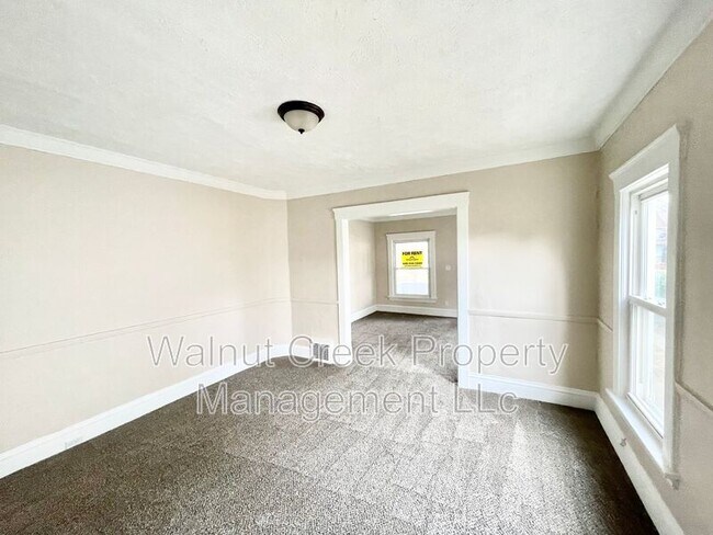 Building Photo - 1730-1730 E 30th St