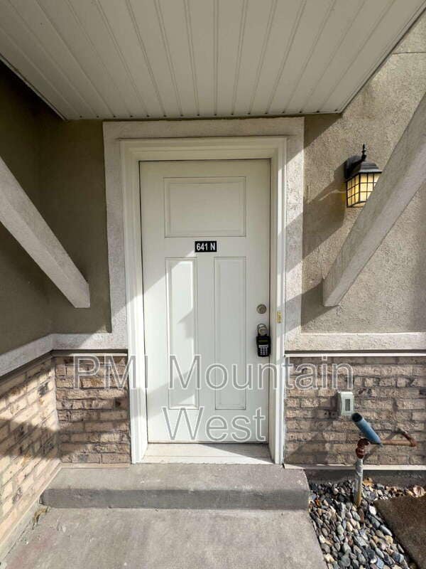 Building Photo - 641 N 30 E