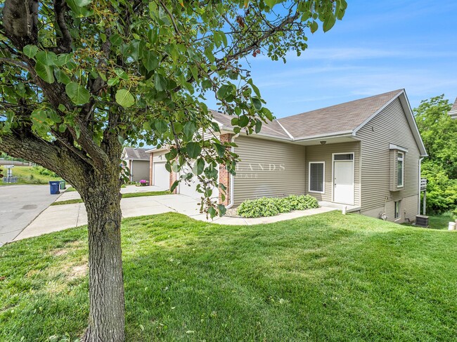 Building Photo - Bellevue Ranch Townhome