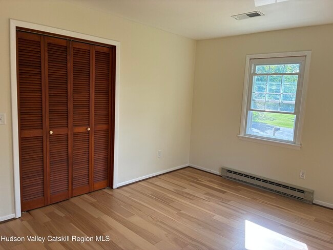 Building Photo - 50 Pleasant View Dr