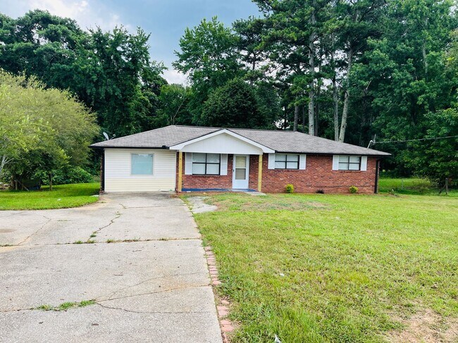 Primary Photo - Wow! Check out this charming 4-bedroom, 1-...