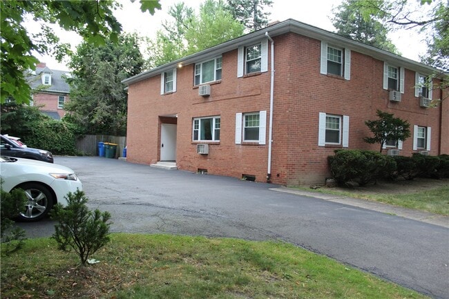 Building Photo - 809 East Ave