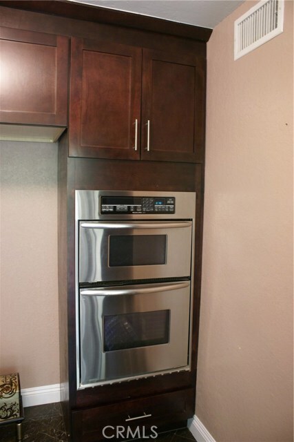 Building Photo - 23732 Hillhurst Dr