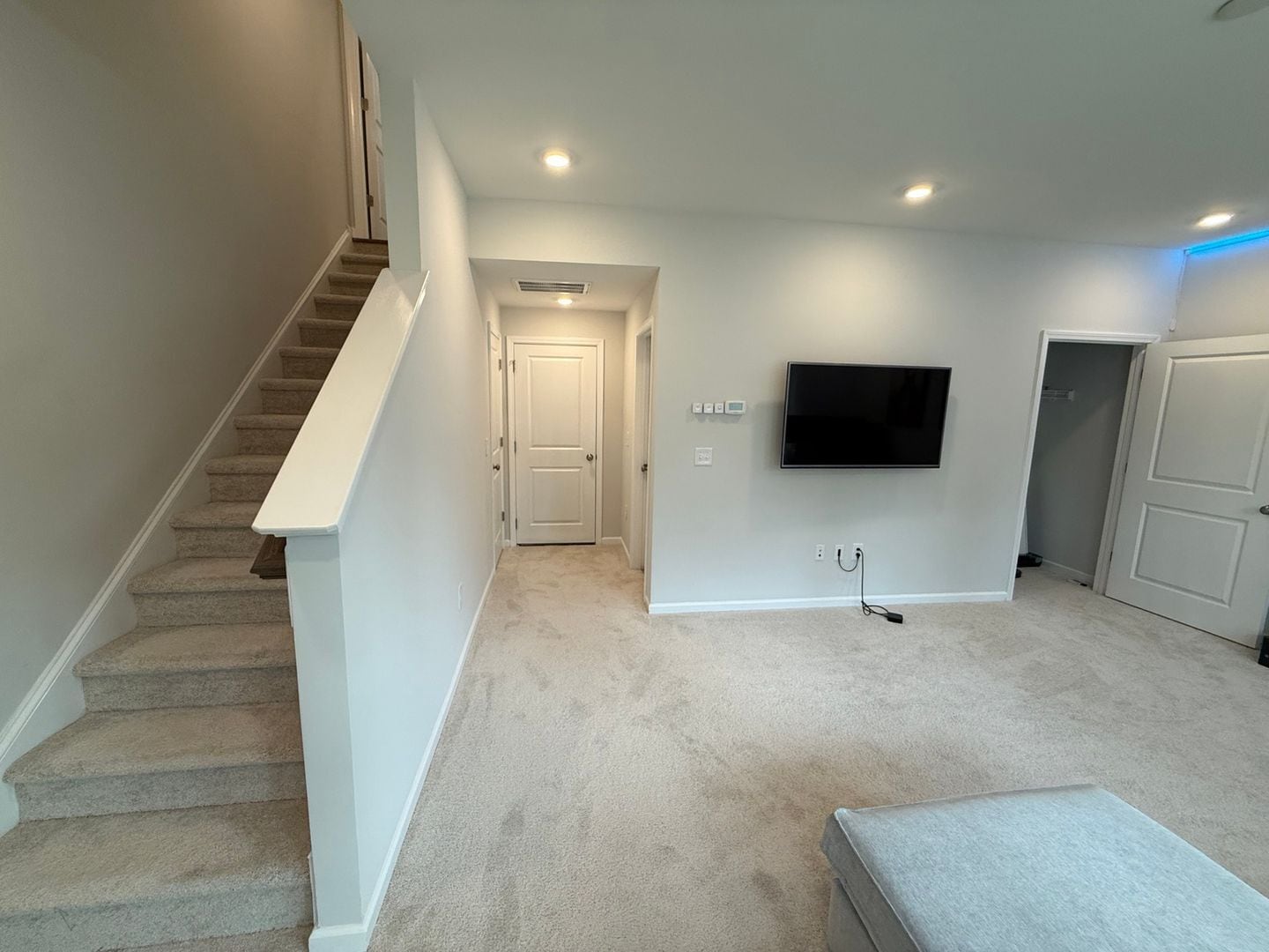 Building Photo - 1228 Commack Dr