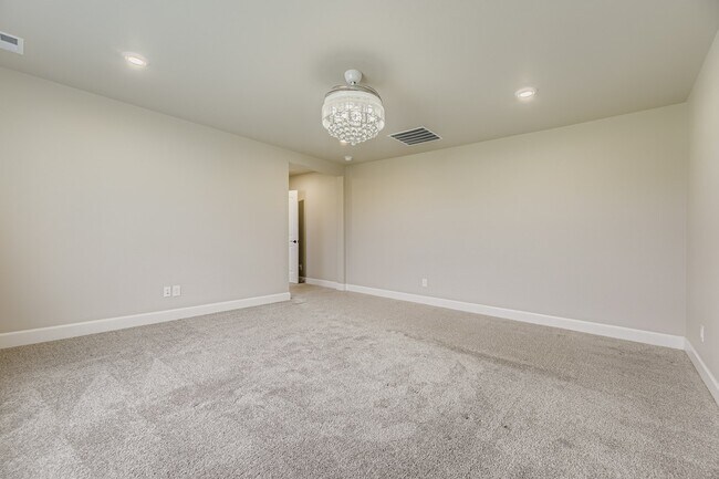 Building Photo - 18281 Grosbeak Pl