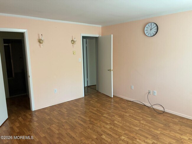 Building Photo - 131 Amberly Dr