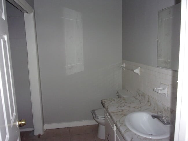 Building Photo - 5546 Apple Blossom Dr