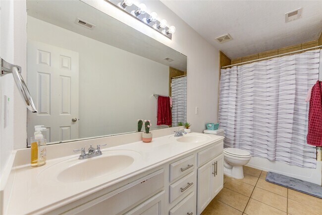 Building Photo - 25210 Hazel Ranch Dr