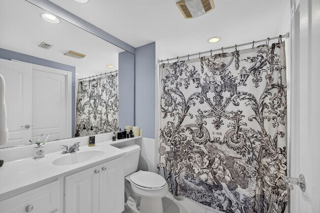 Building Photo - "Charming 4-Bedroom Townhouse Oasis on Barcelona Drive with 3 Full Baths – Spacious 1867 Sq. Ft. ...