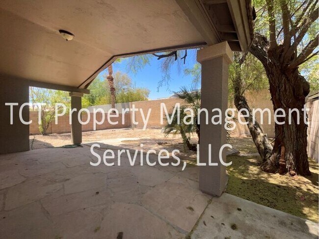Building Photo - Charming 4 Bedroom in Great Location!
