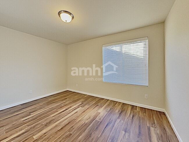 Building Photo - 14017 67th Ave E