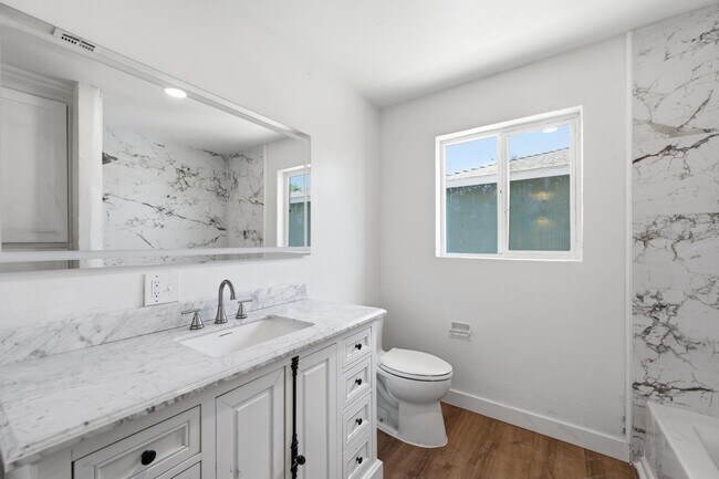 Building Photo - 2558 N 40th St