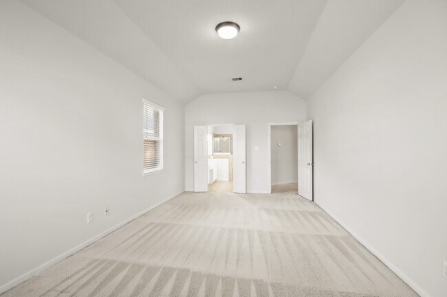 Building Photo - 15114 Cave Creek Dr