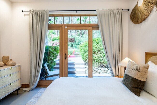 Building Photo - Luxury Oasis in Palm Springs Retreat (Monthly Only - No Long Term)