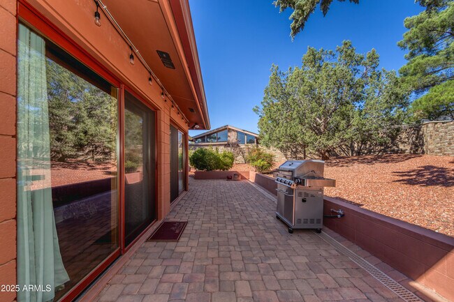 Building Photo - 70 Bell Rock Dr